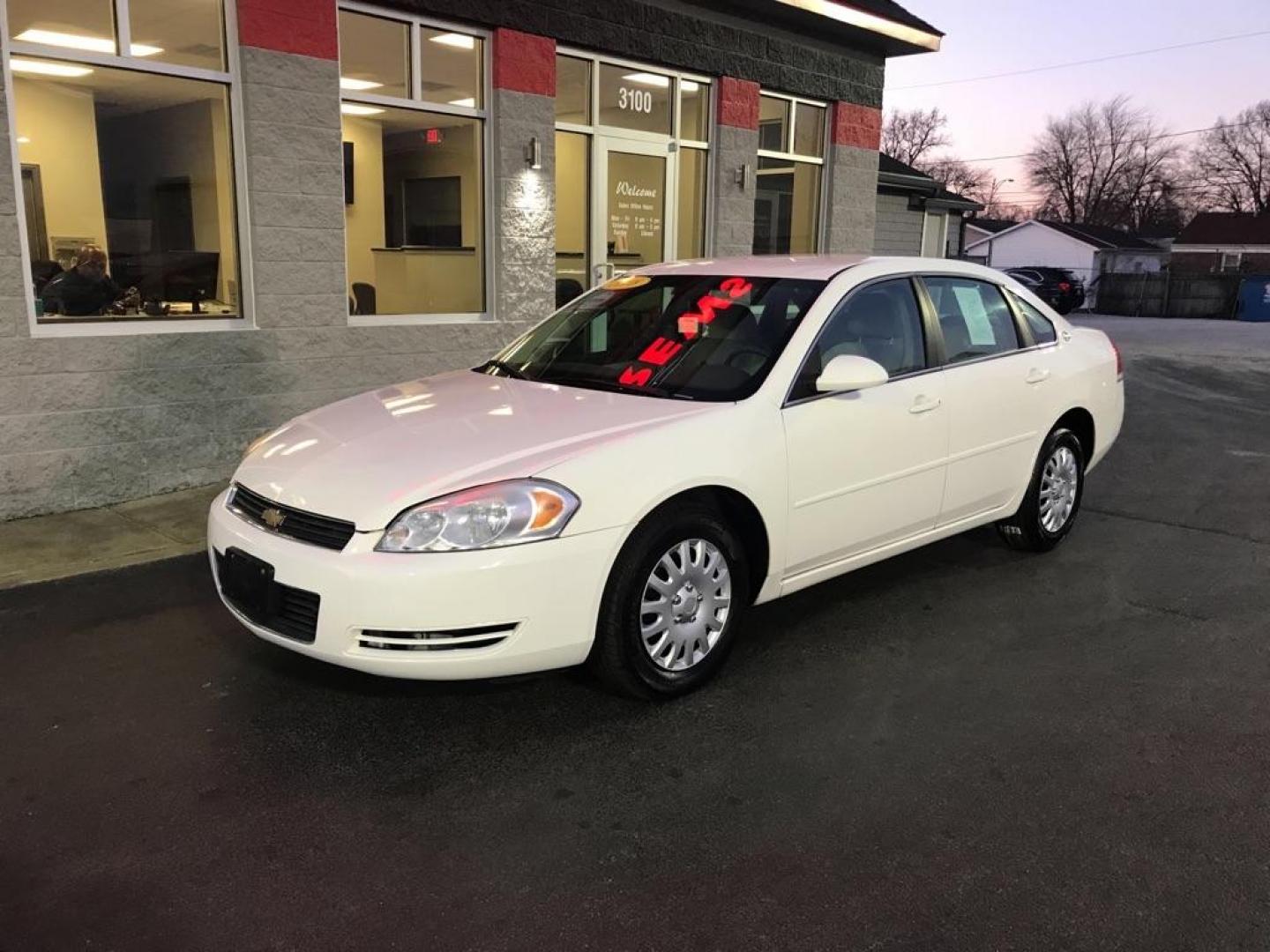 2008 WHITE CHEVROLET IMPALA LT (2G1WT55N881) with an 3.5L engine, Automatic transmission, located at 3100 Covert Avenue, Evansville, IN, 47714, (812) 473-4492, 37.955418, -87.512238 - Photo#1