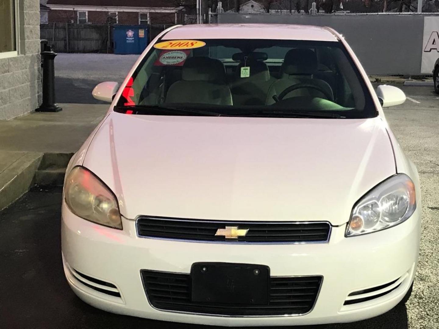 2008 WHITE CHEVROLET IMPALA LT (2G1WT55N881) with an 3.5L engine, Automatic transmission, located at 3100 Covert Avenue, Evansville, IN, 47714, (812) 473-4492, 37.955418, -87.512238 - Photo#2