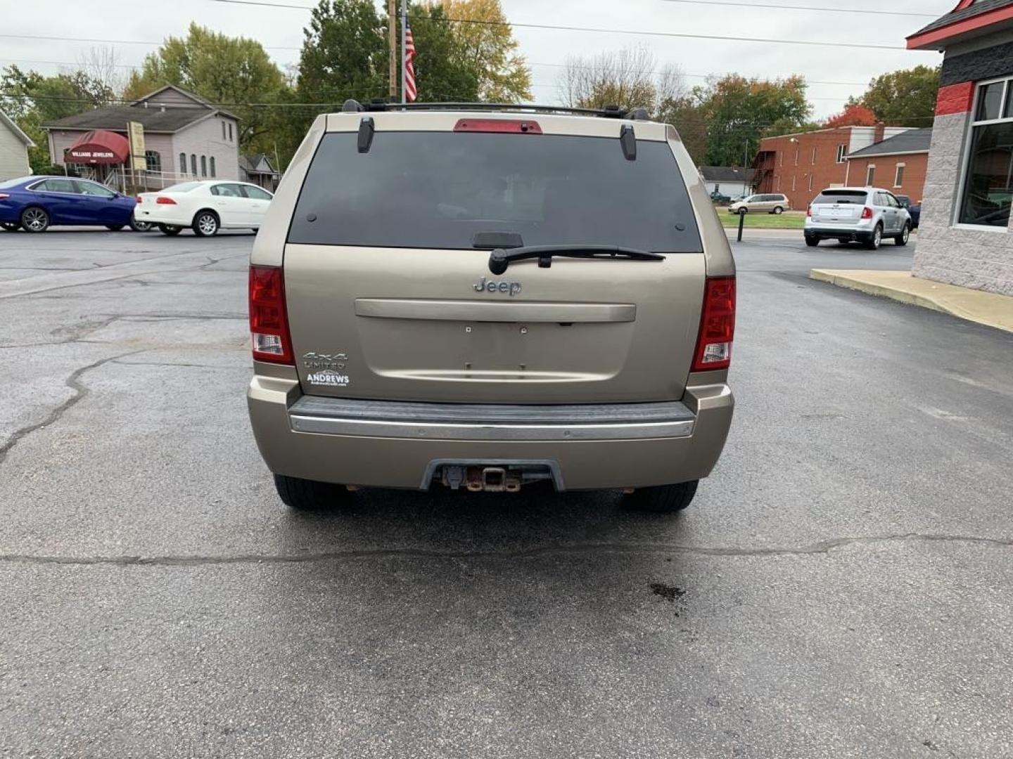2006 BRONZE JEEP GRAND CHEROKEE LIMITED (1J4HR58N36C) with an 4.7L engine, Automatic transmission, located at 3100 Covert Avenue, Evansville, IN, 47714, (812) 473-4492, 37.955418, -87.512238 - Photo#3
