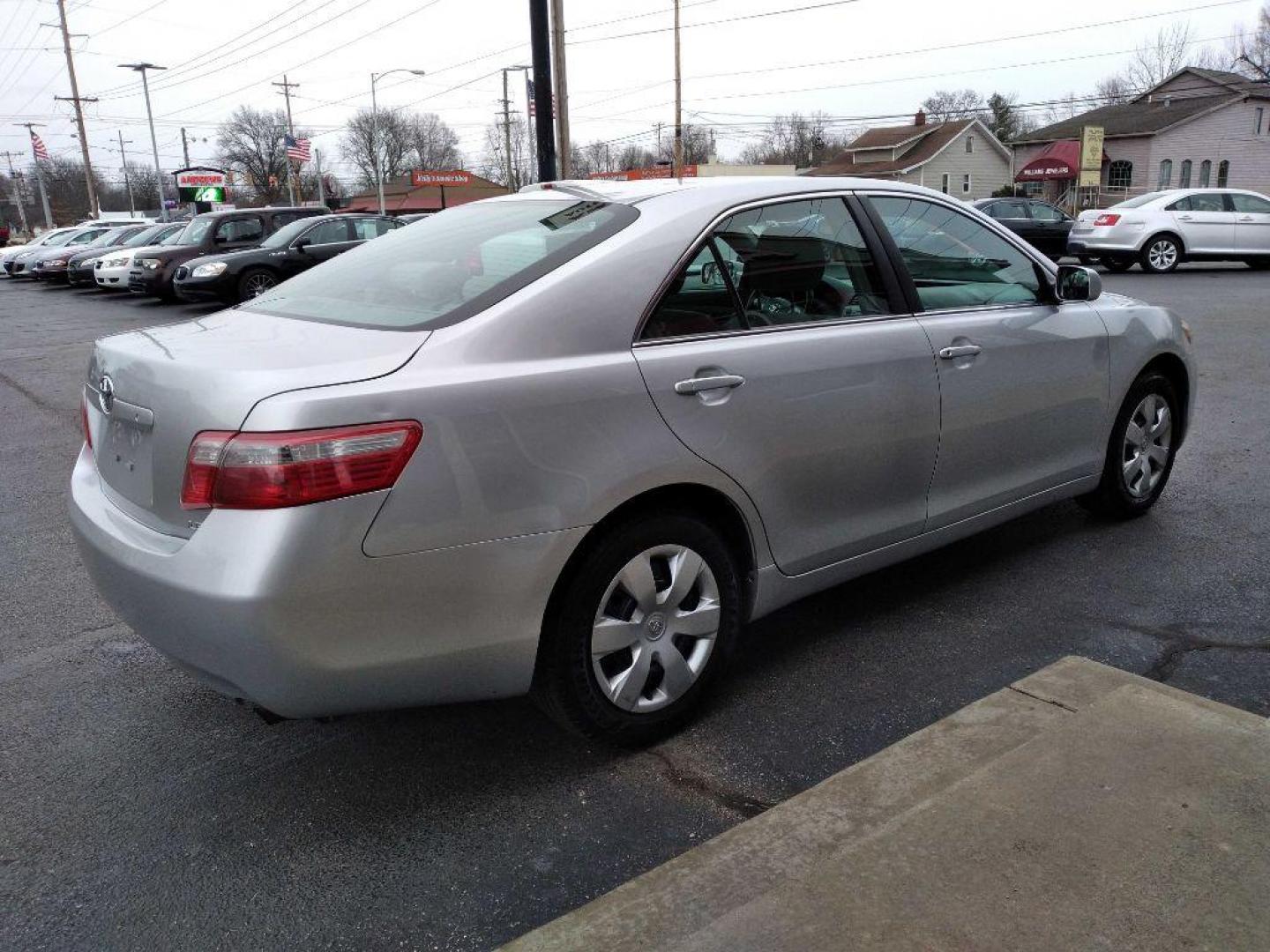 2008 SILVER TOYOTA CAMRY LE (4T4BE46K98R) with an 2.4L engine, Automatic transmission, located at 3100 Covert Avenue, Evansville, IN, 47714, (812) 473-4492, 37.955418, -87.512238 - Photo#2
