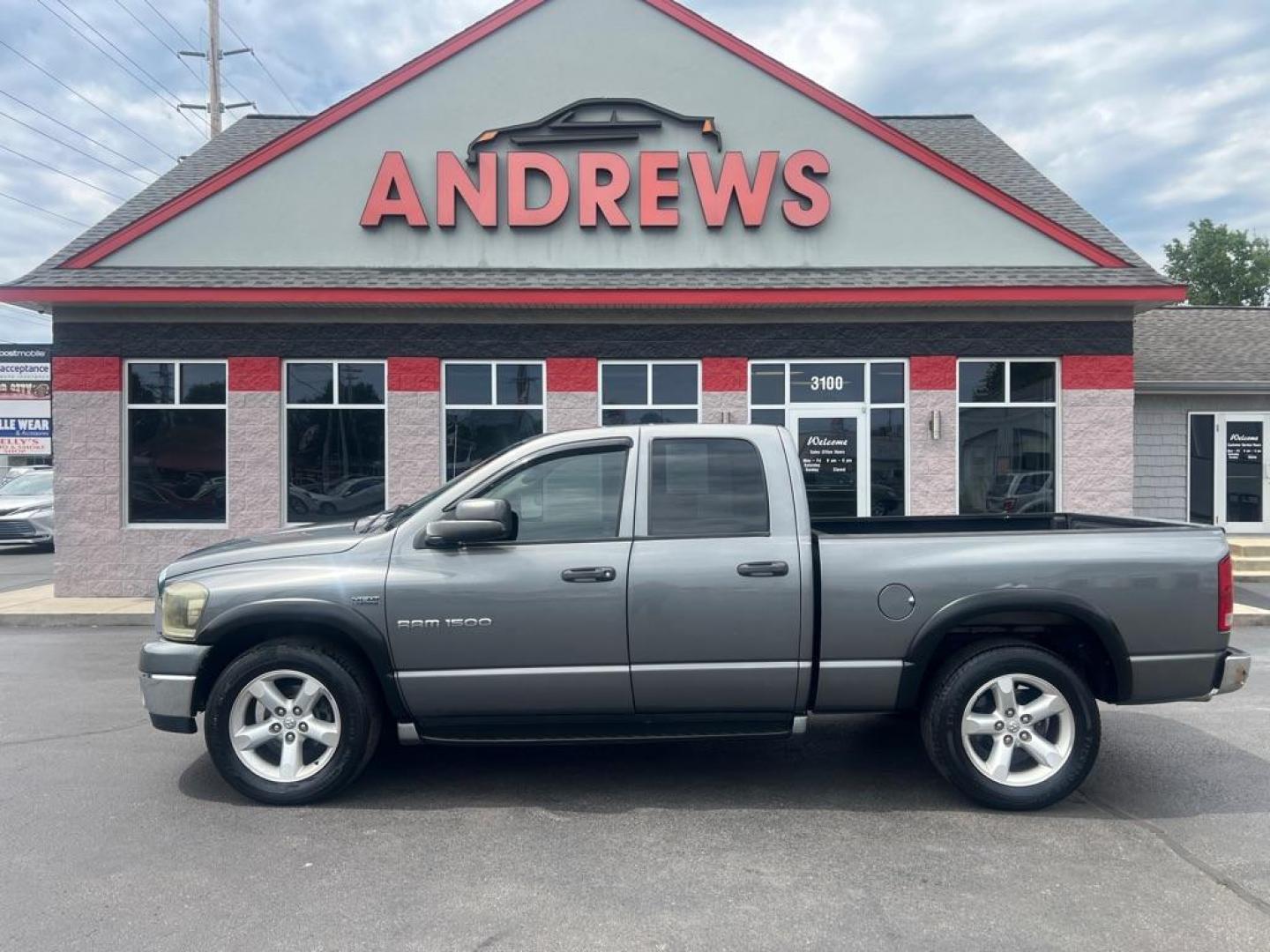 2006 GRAY DODGE RAM 1500 LARAMIE (1D7HA18236S) with an 5.7L engine, Automatic transmission, located at 3100 Covert Avenue, Evansville, IN, 47714, (812) 473-4492, 37.955418, -87.512238 - Photo#0