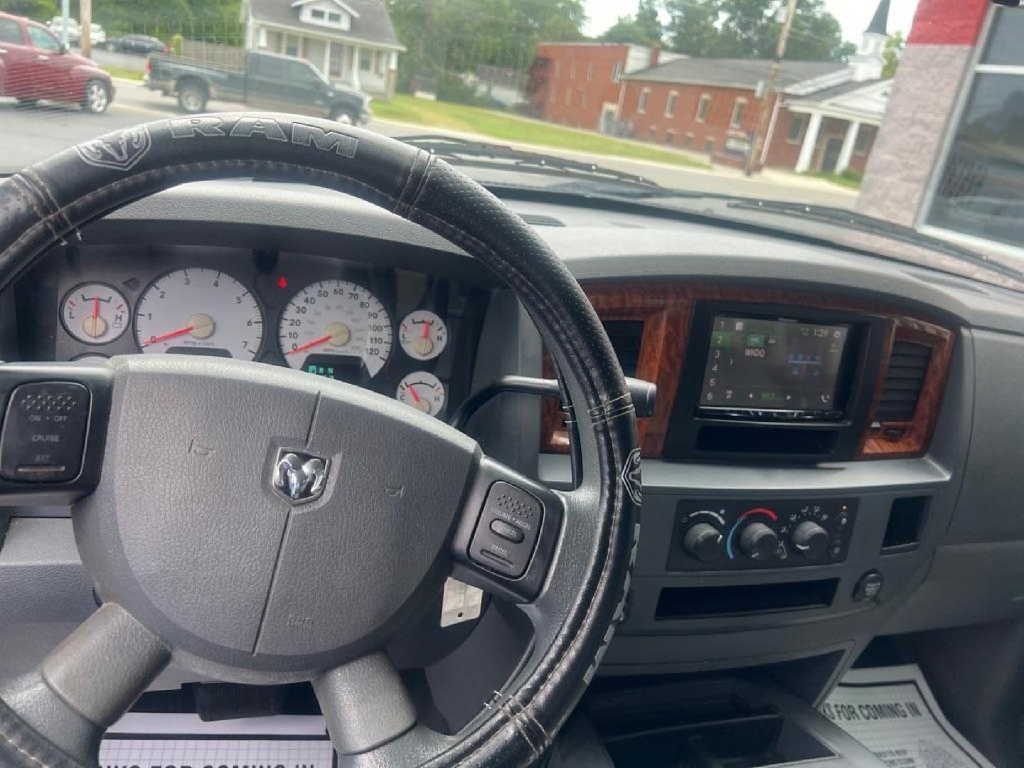 2006 GRAY DODGE RAM 1500 LARAMIE (1D7HA18236S) with an 5.7L engine, Automatic transmission, located at 3100 Covert Avenue, Evansville, IN, 47714, (812) 473-4492, 37.955418, -87.512238 - Photo#4