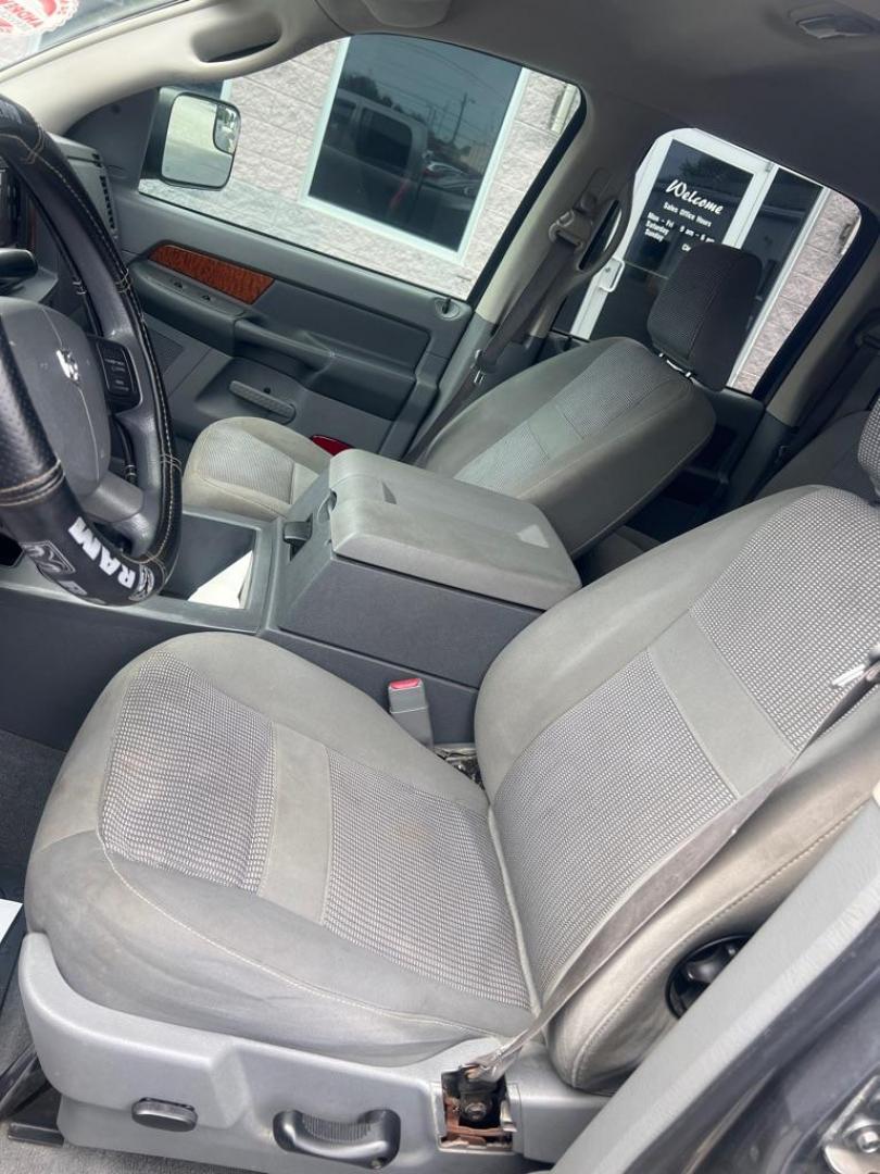 2006 GRAY DODGE RAM 1500 LARAMIE (1D7HA18236S) with an 5.7L engine, Automatic transmission, located at 3100 Covert Avenue, Evansville, IN, 47714, (812) 473-4492, 37.955418, -87.512238 - Photo#5