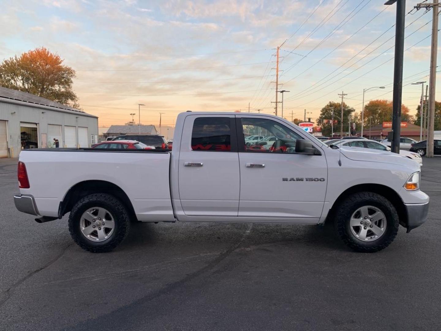 2012 WHITE DODGE RAM 1500 SLT (1C6RD7GP6CS) with an 4.7L engine, Automatic transmission, located at 3100 Covert Avenue, Evansville, IN, 47714, (812) 473-4492, 37.955418, -87.512238 - P0420 Catalyst inefficiency code present - Photo#2