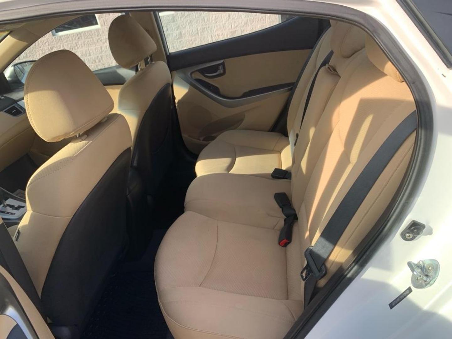 2011 WHITE HYUNDAI ELANTRA GLS (5NPDH4AE5BH) with an 1.8L engine, Automatic transmission, located at 3100 Covert Avenue, Evansville, IN, 47714, (812) 473-4492, 37.955418, -87.512238 - Photo#5
