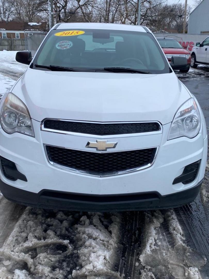 2015 WHITE CHEVROLET EQUINOX LS (2GNALAEK3F6) with an 2.4L engine, Automatic transmission, located at 3100 Covert Avenue, Evansville, IN, 47714, (812) 473-4492, 37.955418, -87.512238 - Photo#1