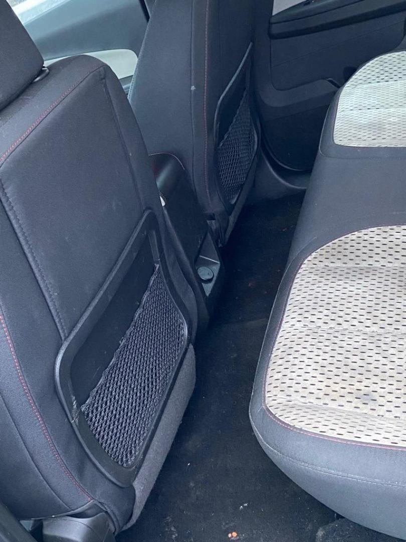 2015 WHITE CHEVROLET EQUINOX LS (2GNALAEK3F6) with an 2.4L engine, Automatic transmission, located at 3100 Covert Avenue, Evansville, IN, 47714, (812) 473-4492, 37.955418, -87.512238 - Photo#4