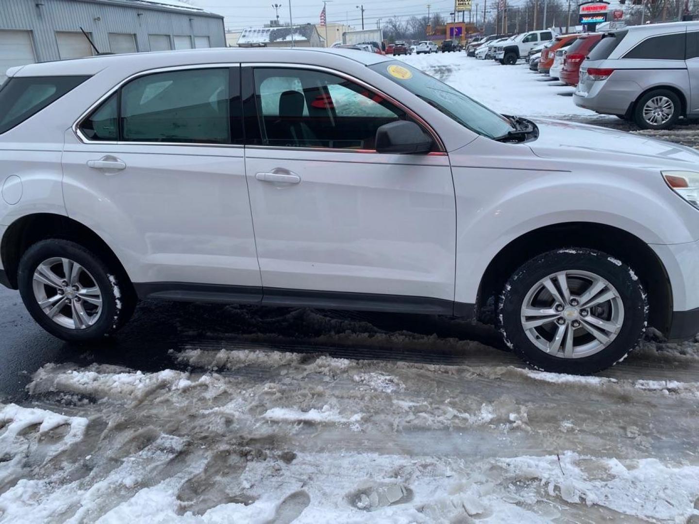 2015 WHITE CHEVROLET EQUINOX LS (2GNALAEK3F6) with an 2.4L engine, Automatic transmission, located at 3100 Covert Avenue, Evansville, IN, 47714, (812) 473-4492, 37.955418, -87.512238 - Photo#0