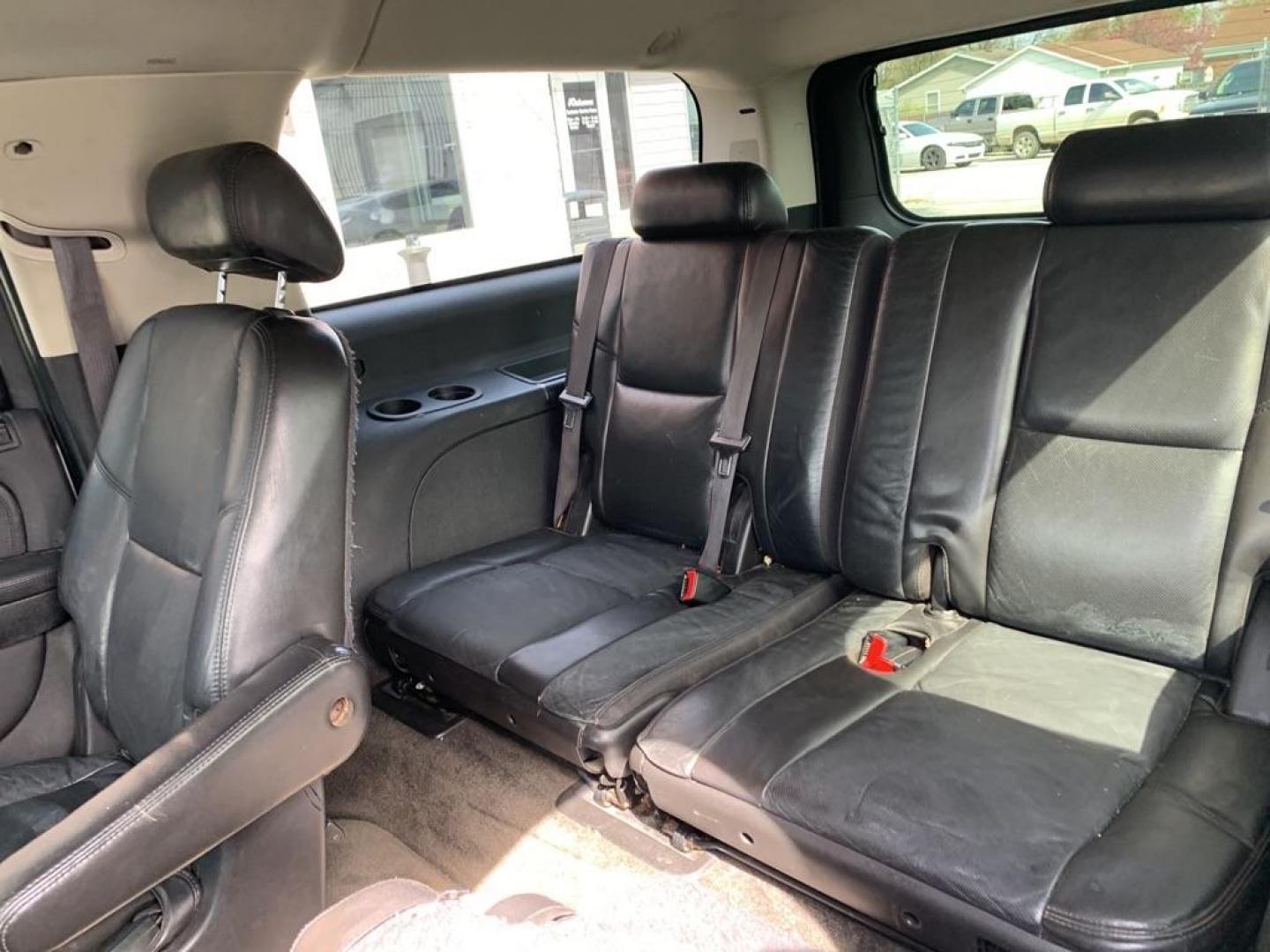 2007 GOLD CADILLAC ESCALADE ESV (1GYFK66887R) with an 6.2L engine, Automatic transmission, located at 3100 Covert Avenue, Evansville, IN, 47714, (812) 473-4492, 37.955418, -87.512238 - The ''Check Suspension'' light is on due to an electical error, the suspension is safely working. - Photo#6