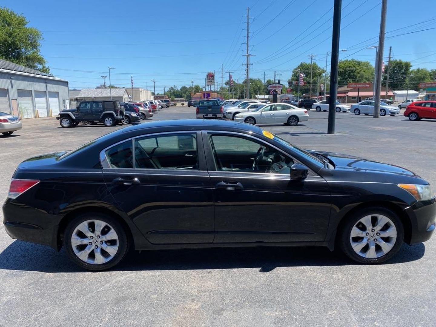 2009 BLACK HONDA ACCORD EXL (1HGCP26869A) with an 2.4L engine, Automatic transmission, located at 3100 Covert Avenue, Evansville, IN, 47714, (812) 473-4492, 37.955418, -87.512238 - Photo#2