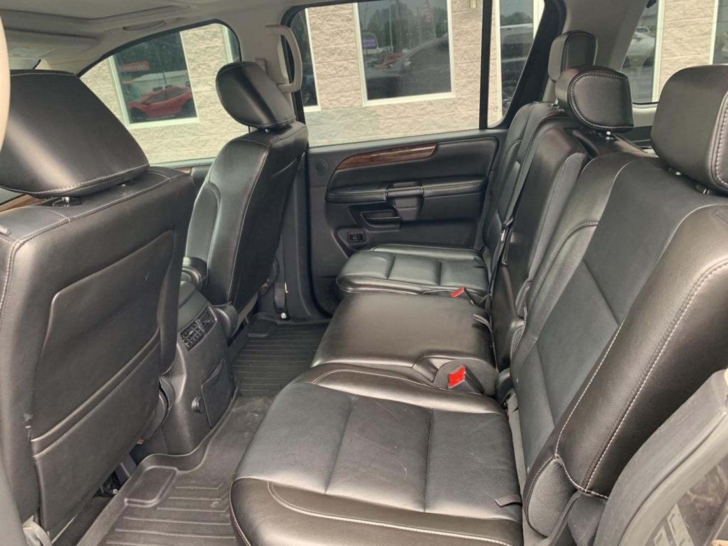 2011 GRAY NISSAN ARMADA SV PLATINUM (5N1AA0NC7BN) with an 5.6L engine, Automatic transmission, located at 3100 Covert Avenue, Evansville, IN, 47714, (812) 473-4492, 37.955418, -87.512238 - Photo#5