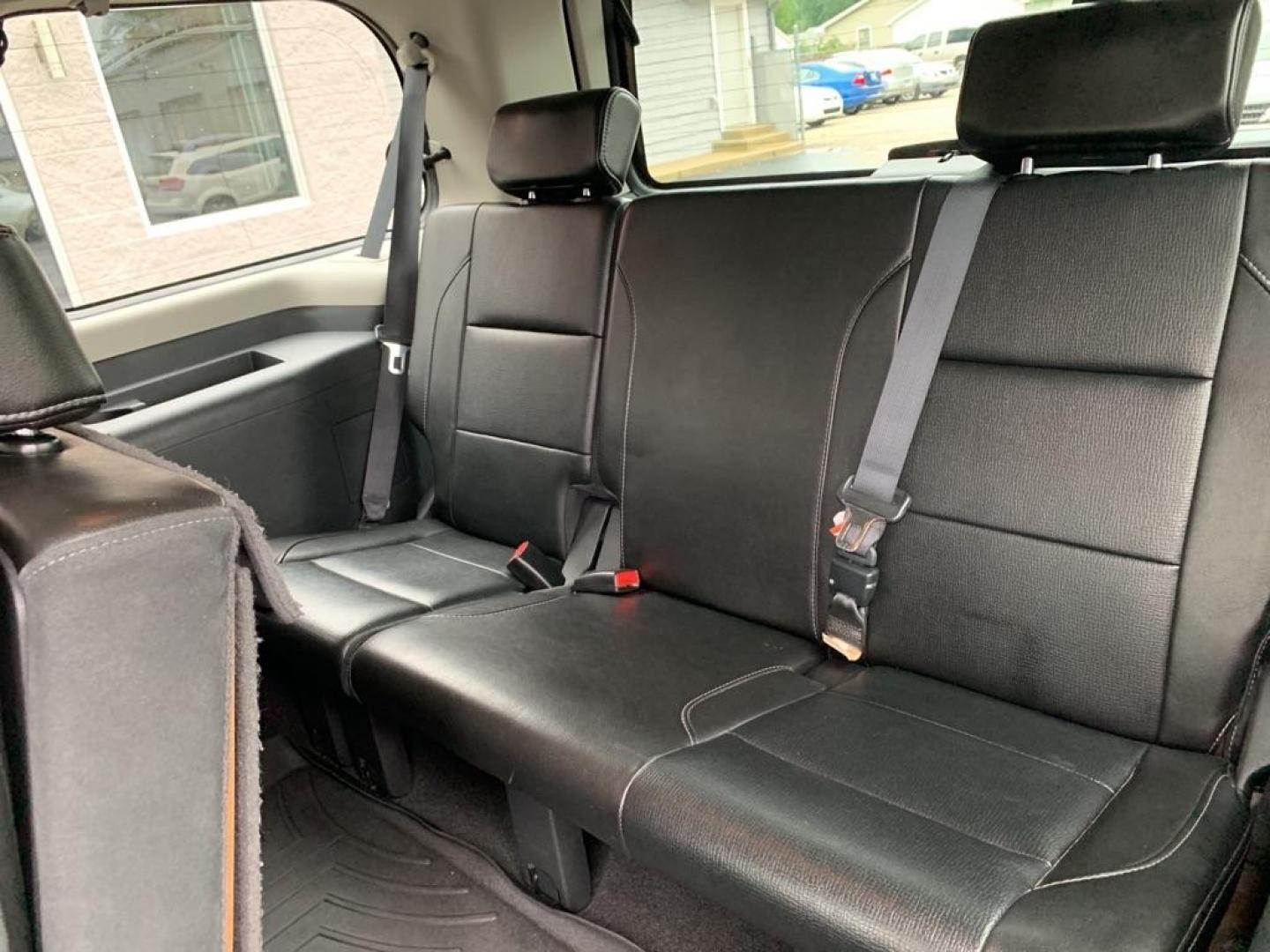 2011 GRAY NISSAN ARMADA SV PLATINUM (5N1AA0NC7BN) with an 5.6L engine, Automatic transmission, located at 3100 Covert Avenue, Evansville, IN, 47714, (812) 473-4492, 37.955418, -87.512238 - Photo#6