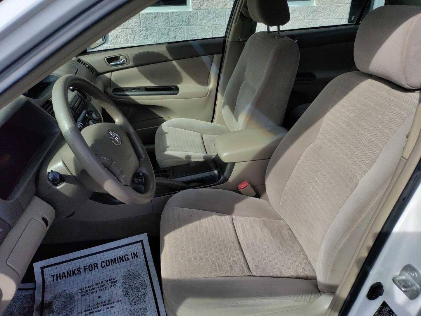 2005 WHITE TOYOTA CAMRY LE (4T1BE32K45U) with an 2.4L engine, Automatic transmission, located at 3100 Covert Avenue, Evansville, IN, 47714, (812) 473-4492, 37.955418, -87.512238 - Photo#10