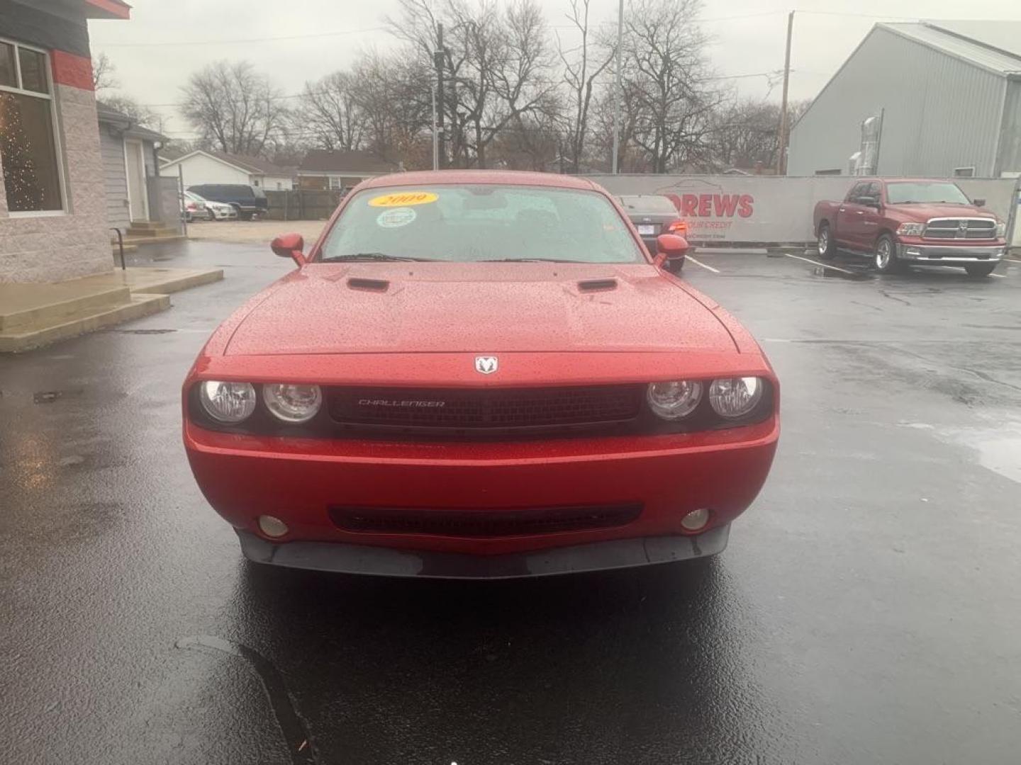 2009 RED DODGE CHALLENGER SE (2B3LJ44V89H) with an 3.5L engine, Automatic transmission, located at 3100 Covert Avenue, Evansville, IN, 47714, (812) 473-4492, 37.955418, -87.512238 - Photo#2