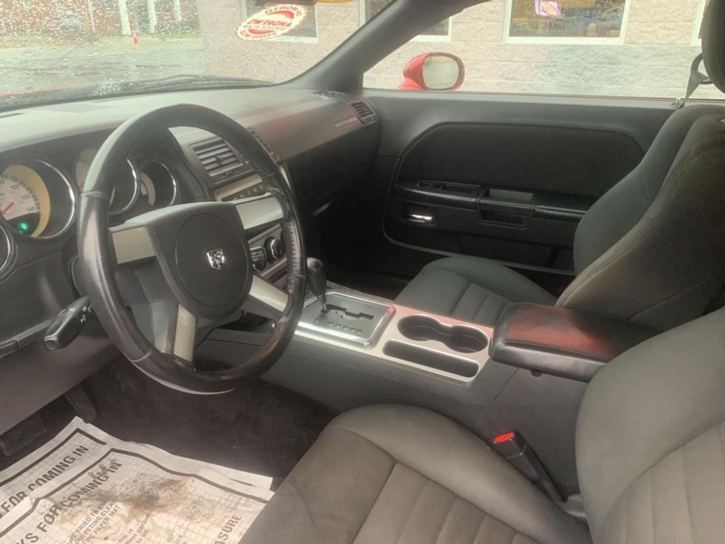 2009 RED DODGE CHALLENGER SE (2B3LJ44V89H) with an 3.5L engine, Automatic transmission, located at 3100 Covert Avenue, Evansville, IN, 47714, (812) 473-4492, 37.955418, -87.512238 - Photo#8