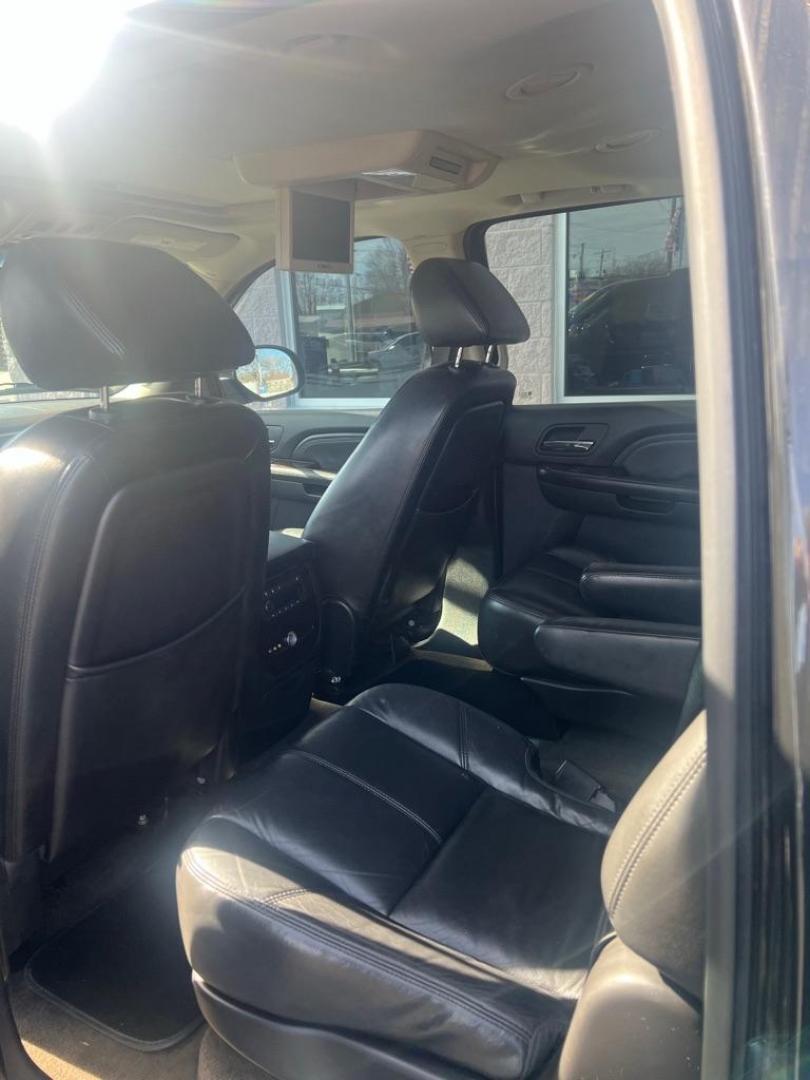 2008 BLACK GMC YUKON XL DENALI (1GKFK66898J) with an 6.2L engine, Automatic transmission, located at 3100 Covert Avenue, Evansville, IN, 47714, (812) 473-4492, 37.955418, -87.512238 - Photo#3