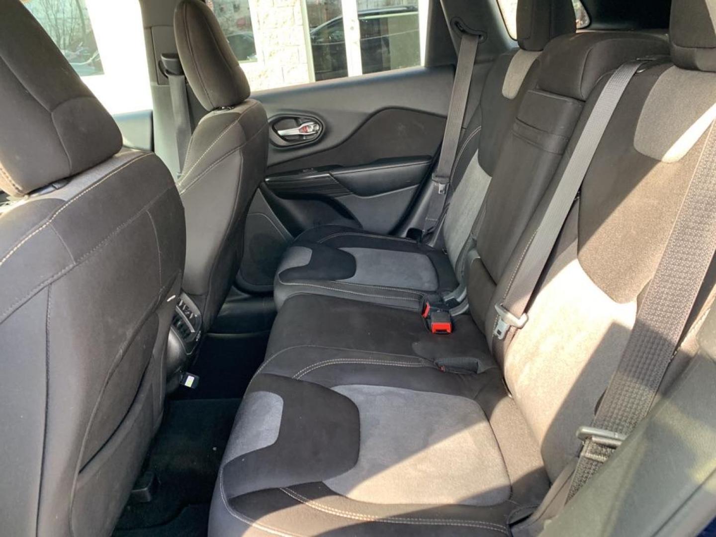2014 BLUE JEEP CHEROKEE LATITUDE (1C4PJMCB4EW) with an 2.4L engine, Automatic transmission, located at 3100 Covert Avenue, Evansville, IN, 47714, (812) 473-4492, 37.955418, -87.512238 - Photo#5