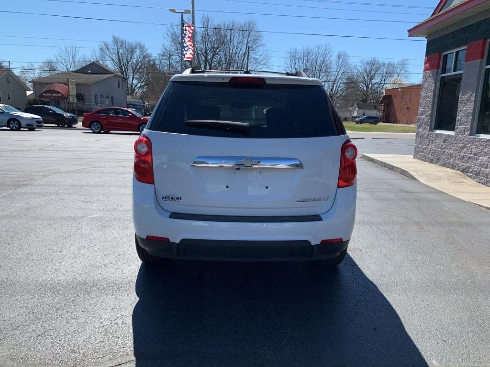 2015 WHITE CHEVROLET EQUINOX LT (1GNALBEK5FZ) with an 2.4L engine, Automatic transmission, located at 3100 Covert Avenue, Evansville, IN, 47714, (812) 473-4492, 37.955418, -87.512238 - Photo #3