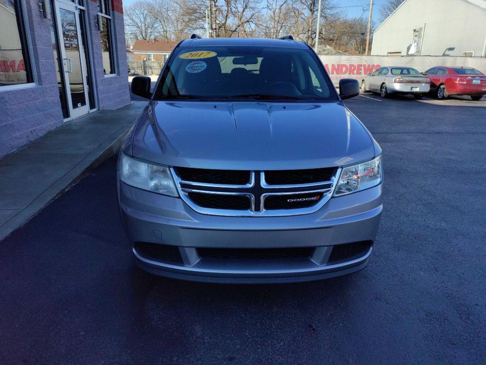 2017 SILVER DODGE JOURNEY SE (3C4PDCAB4HT) with an 2.4L engine, Automatic transmission, located at 3100 Covert Avenue, Evansville, IN, 47714, (812) 473-4492, 37.955418, -87.512238 - Photo #1