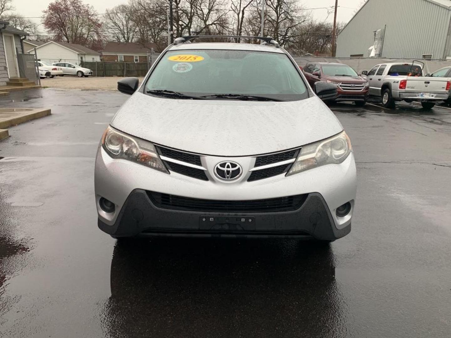 2015 SILVER TOYOTA RAV4 LE (JTMBFREV1FJ) with an 2.5L engine, Automatic transmission, located at 3100 Covert Avenue, Evansville, IN, 47714, (812) 473-4492, 37.955418, -87.512238 - Photo#1