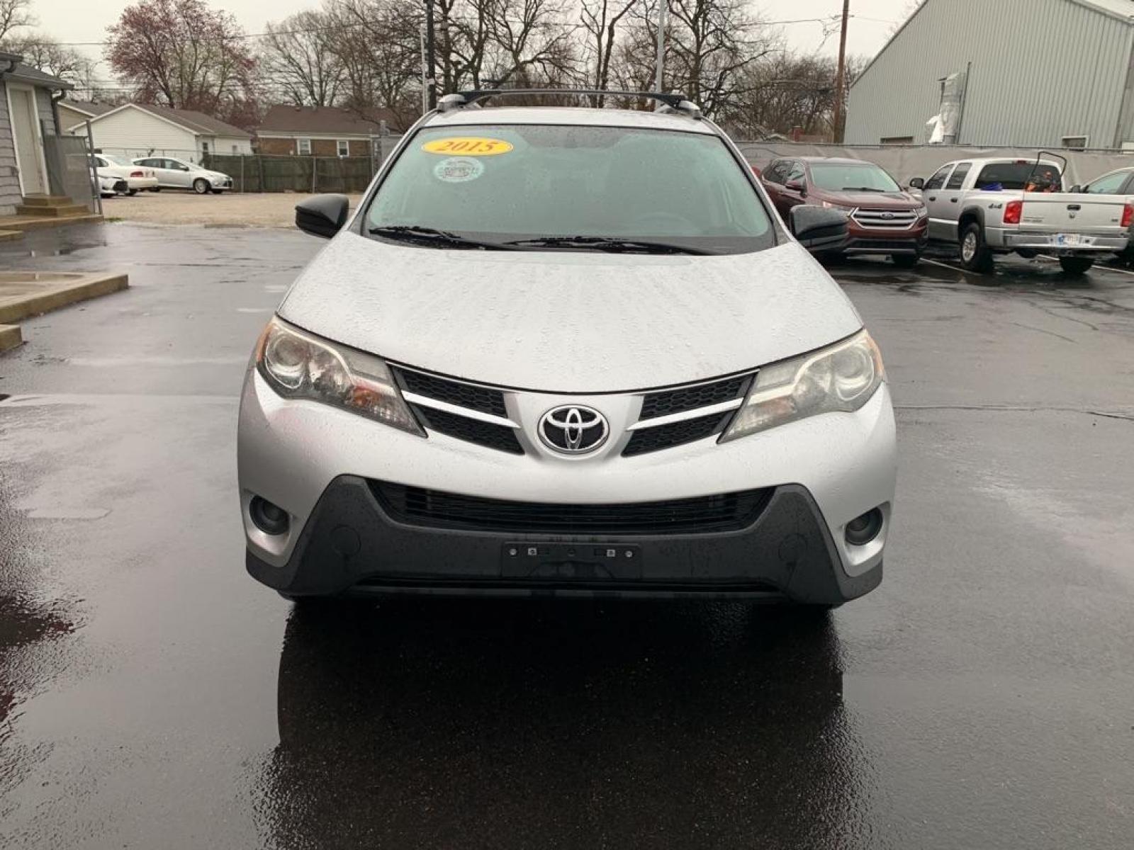 2015 SILVER TOYOTA RAV4 LE (JTMBFREV1FJ) with an 2.5L engine, Automatic transmission, located at 3100 Covert Avenue, Evansville, IN, 47714, (812) 473-4492, 37.955418, -87.512238 - Photo #1