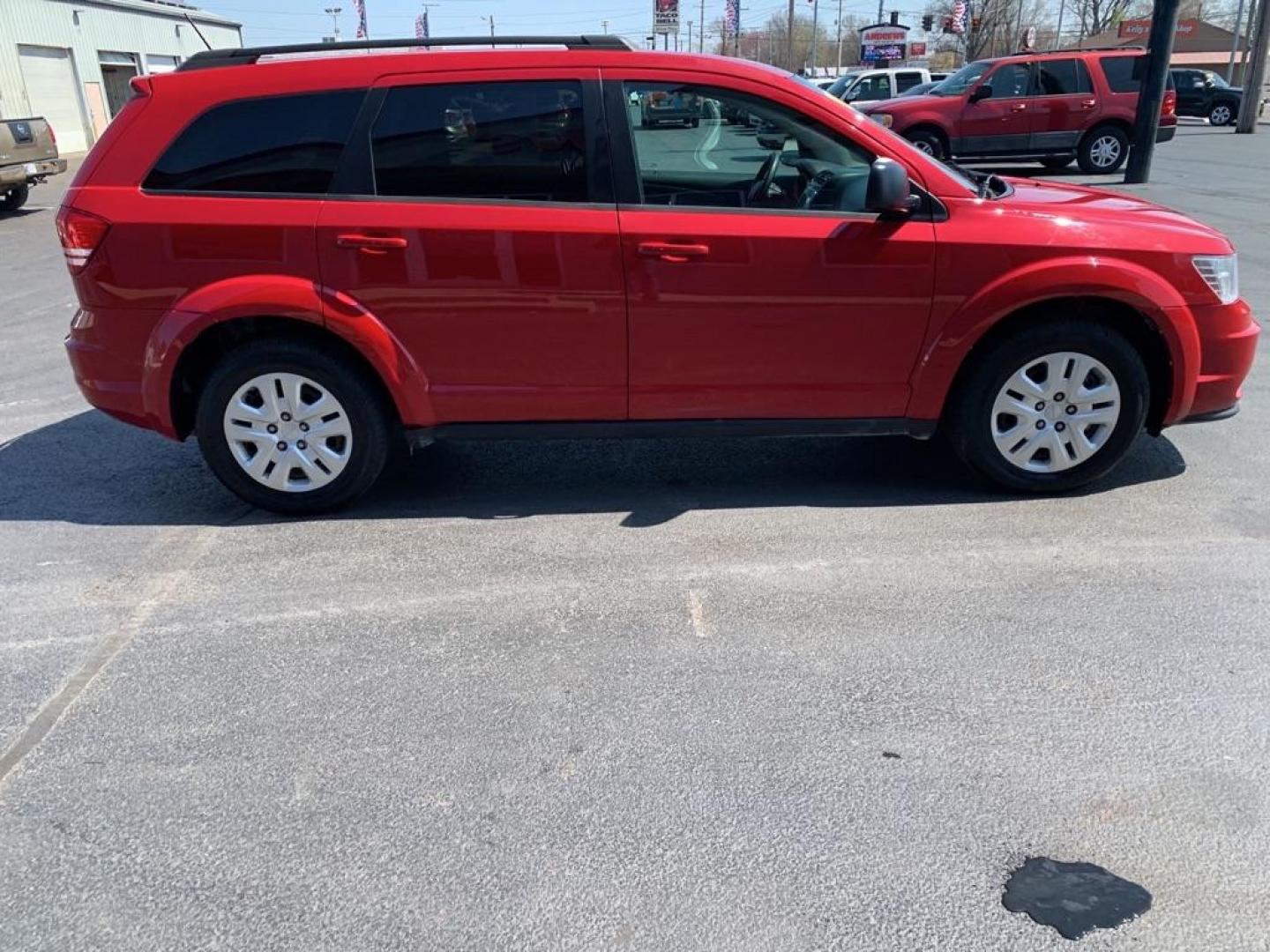 2017 RED DODGE JOURNEY SE (3C4PDCABXHT) with an 2.4L engine, Automatic transmission, located at 3100 Covert Avenue, Evansville, IN, 47714, (812) 473-4492, 37.955418, -87.512238 - Photo#2