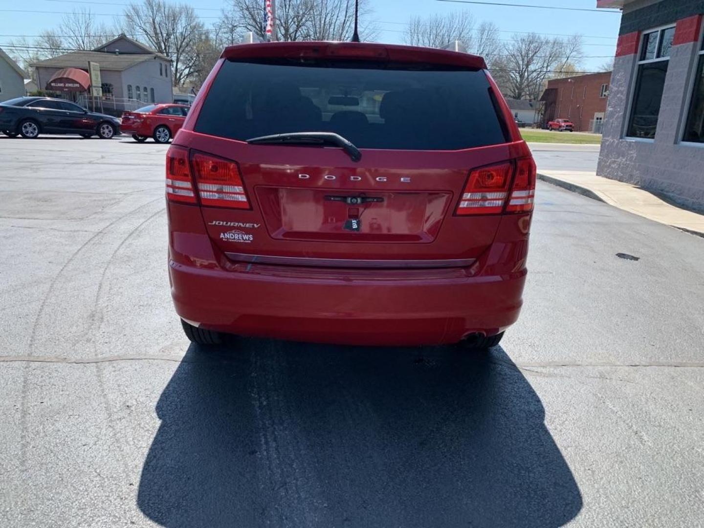2017 RED DODGE JOURNEY SE (3C4PDCABXHT) with an 2.4L engine, Automatic transmission, located at 3100 Covert Avenue, Evansville, IN, 47714, (812) 473-4492, 37.955418, -87.512238 - Photo#3