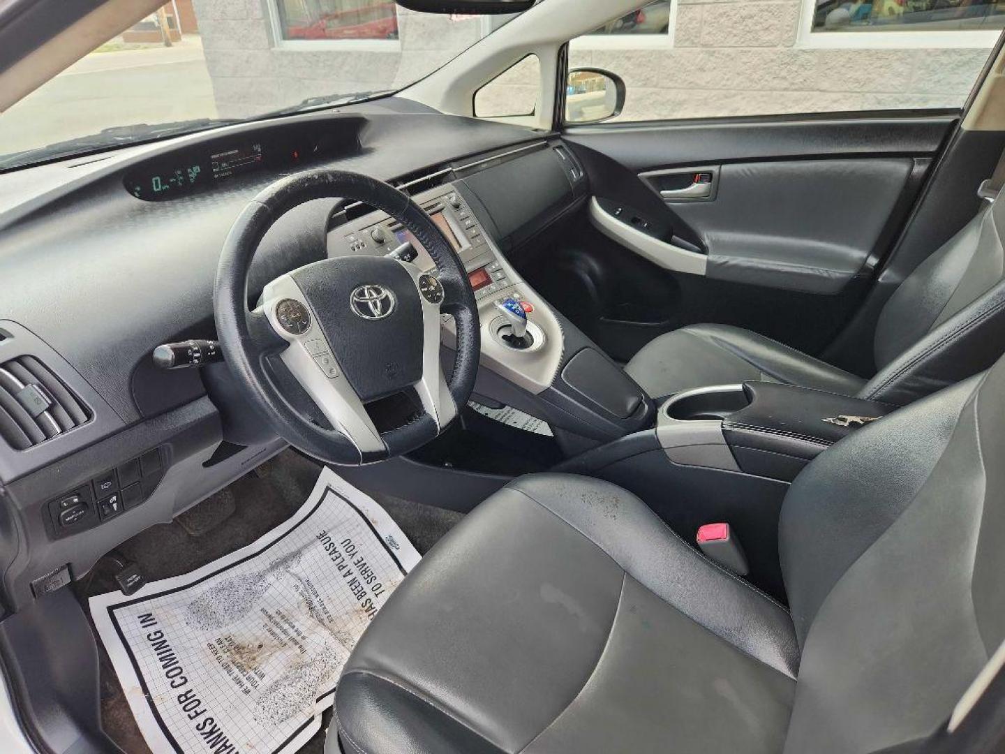 2013 WHITE TOYOTA PRIUS (JTDKN3DU9D5) with an 1.8L engine, Continuously Variable transmission, located at 3100 Covert Avenue, Evansville, IN, 47714, (812) 473-4492, 37.955418, -87.512238 - Photo#5