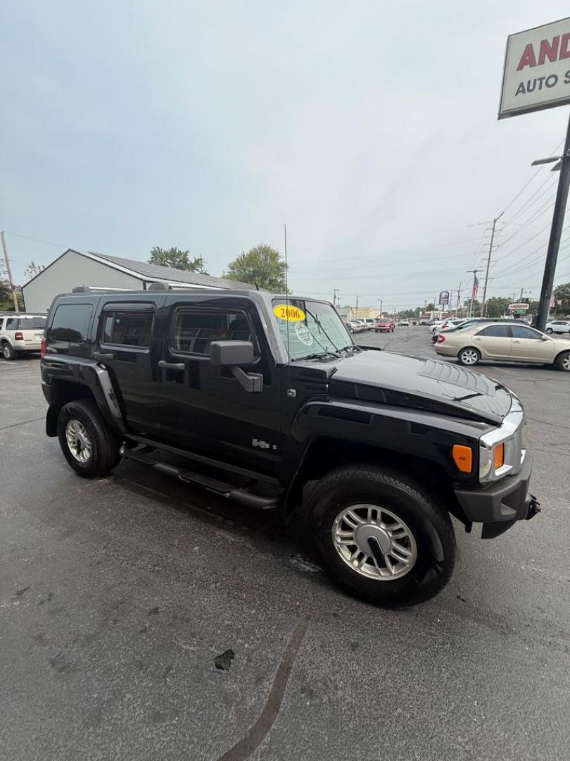 2006 BLACK HUMMER H3 (5GTDN136868) with an 3.5L engine, Automatic transmission, located at 3100 Covert Avenue, Evansville, IN, 47714, (812) 473-4492, 37.955418, -87.512238 - Photo#8