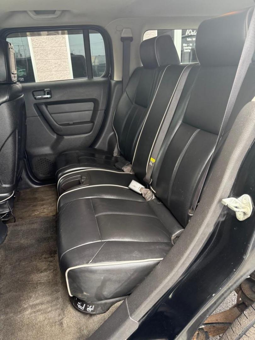 2006 BLACK HUMMER H3 (5GTDN136868) with an 3.5L engine, Automatic transmission, located at 3100 Covert Avenue, Evansville, IN, 47714, (812) 473-4492, 37.955418, -87.512238 - Photo#11
