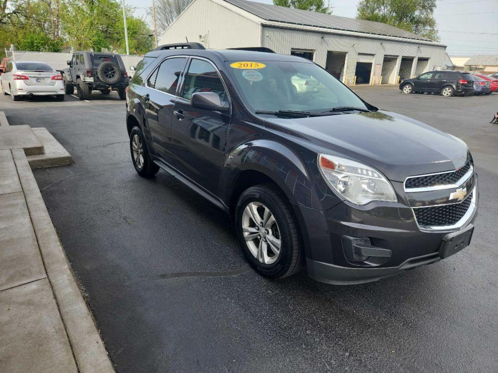 2015 GRAY CHEVROLET EQUINOX LT (2GNALBEK1F6) with an 2.4L engine, Automatic transmission, located at 3100 Covert Avenue, Evansville, IN, 47714, (812) 473-4492, 37.955418, -87.512238 - Photo #2