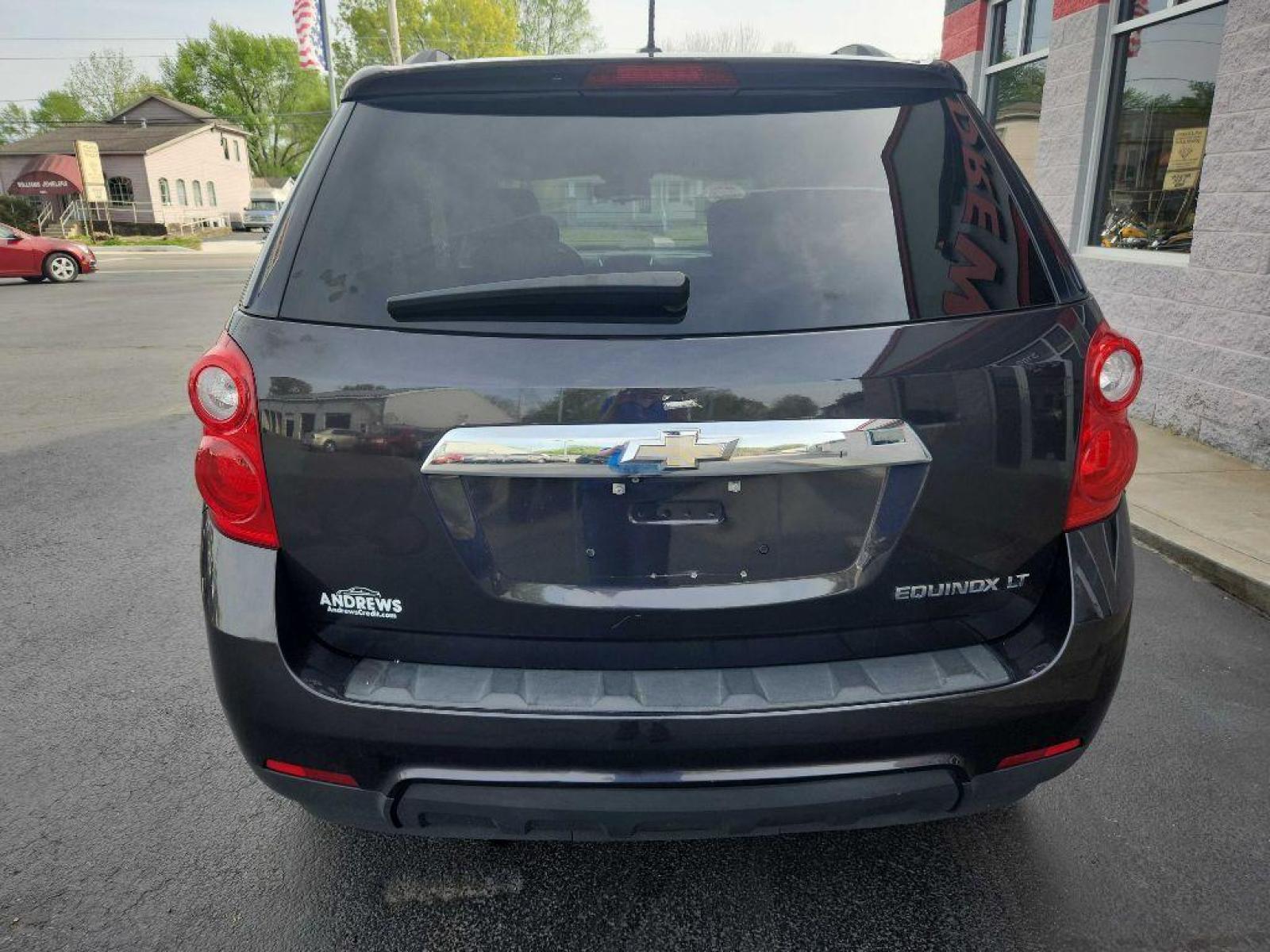 2015 GRAY CHEVROLET EQUINOX LT (2GNALBEK1F6) with an 2.4L engine, Automatic transmission, located at 3100 Covert Avenue, Evansville, IN, 47714, (812) 473-4492, 37.955418, -87.512238 - Photo #3