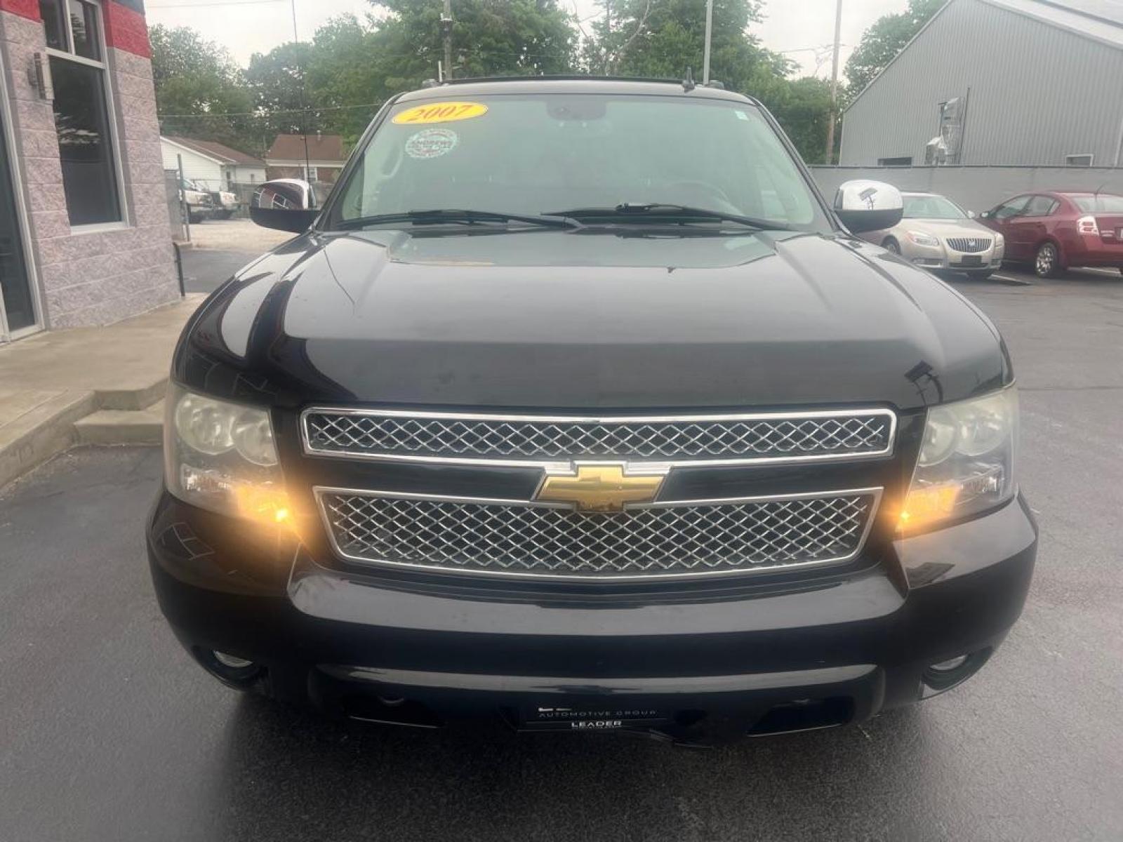 2007 BLACK CHEVROLET AVALANCHE 1500 (3GNFK123X7G) with an 5.3L engine, Automatic transmission, located at 3100 Covert Avenue, Evansville, IN, 47714, (812) 473-4492, 37.955418, -87.512238 - Photo #1