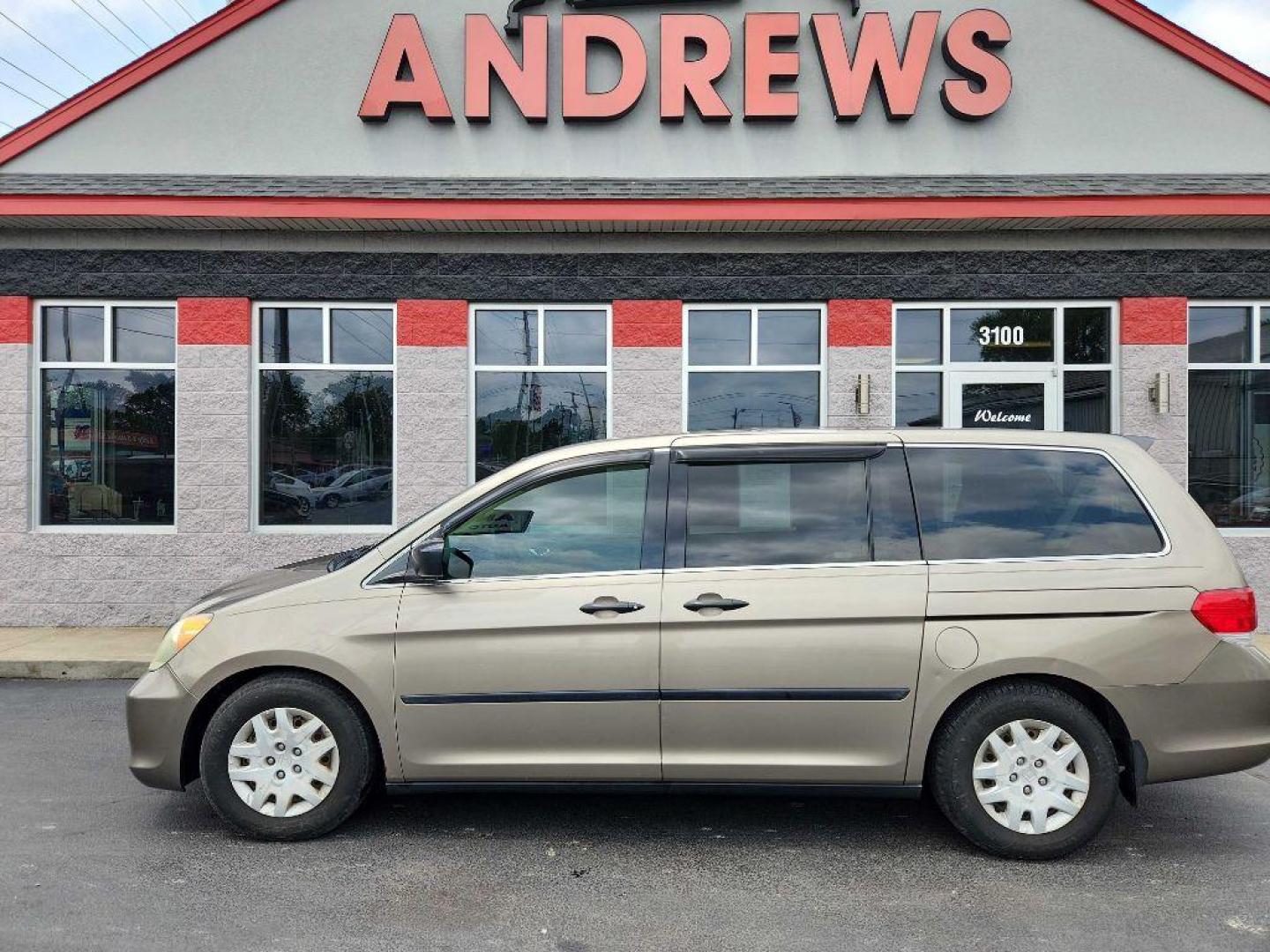 2008 GOLD HONDA ODYSSEY LX (5FNRL38278B) with an 3.5L engine, Automatic transmission, located at 3100 Covert Avenue, Evansville, IN, 47714, (812) 473-4492, 37.955418, -87.512238 - ***TPMS Light ON*** - Photo#0