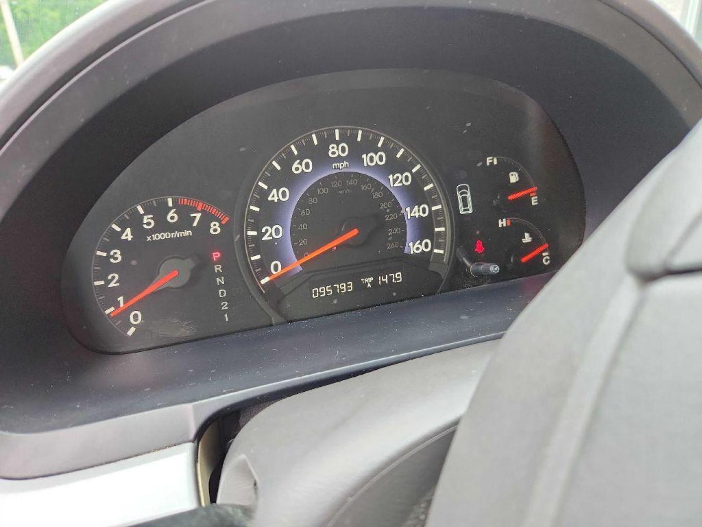 2008 GOLD HONDA ODYSSEY LX (5FNRL38278B) with an 3.5L engine, Automatic transmission, located at 3100 Covert Avenue, Evansville, IN, 47714, (812) 473-4492, 37.955418, -87.512238 - ***TPMS Light ON*** - Photo#6