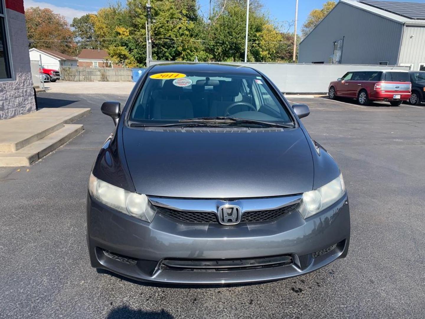 2011 GRAY HONDA CIVIC LX (19XFA1F58BE) with an 1.8L engine, Automatic transmission, located at 3100 Covert Avenue, Evansville, IN, 47714, (812) 473-4492, 37.955418, -87.512238 - Photo#2