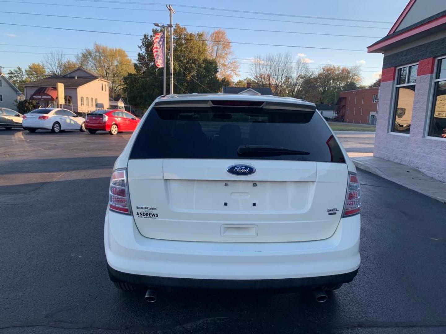 2008 WHITE FORD EDGE SEL (2FMDK48C68B) with an 3.5L engine, Automatic transmission, located at 3100 Covert Avenue, Evansville, IN, 47714, (812) 473-4492, 37.955418, -87.512238 - Photo#3
