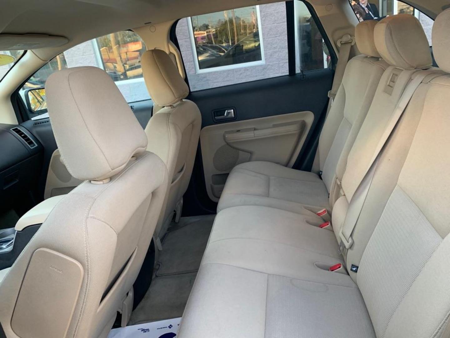 2008 WHITE FORD EDGE SEL (2FMDK48C68B) with an 3.5L engine, Automatic transmission, located at 3100 Covert Avenue, Evansville, IN, 47714, (812) 473-4492, 37.955418, -87.512238 - Photo#5