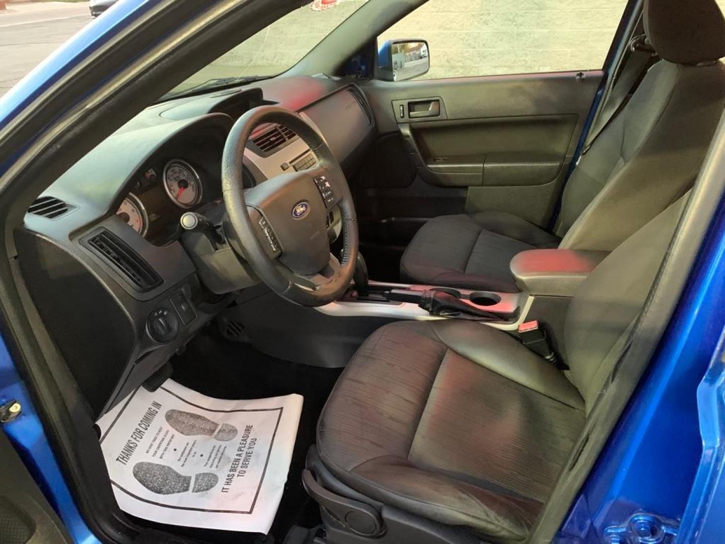 2011 BLUE FORD FOCUS SE (1FAHP3FN8BW) with an 2.0L engine, Automatic transmission, located at 3100 Covert Avenue, Evansville, IN, 47714, (812) 473-4492, 37.955418, -87.512238 - Photo#4