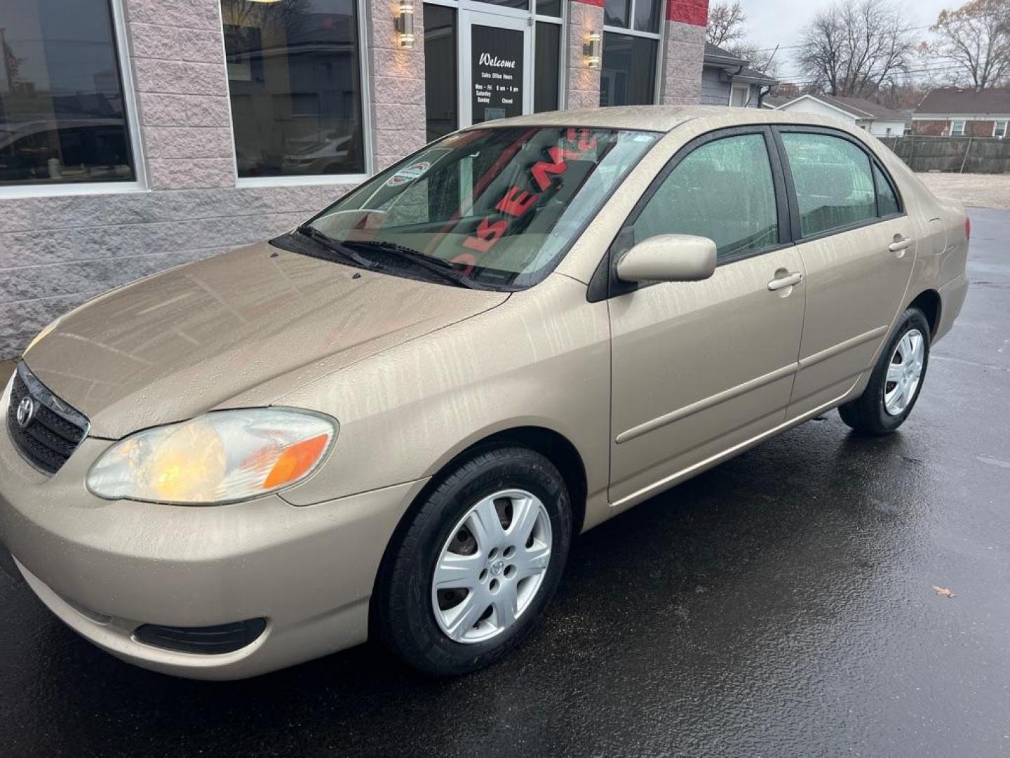 2006 GOLD TOYOTA COROLLA CE (2T1BR32E16C) with an 1.8L engine, Automatic transmission, located at 3100 Covert Avenue, Evansville, IN, 47714, (812) 473-4492, 37.955418, -87.512238 - Photo#2