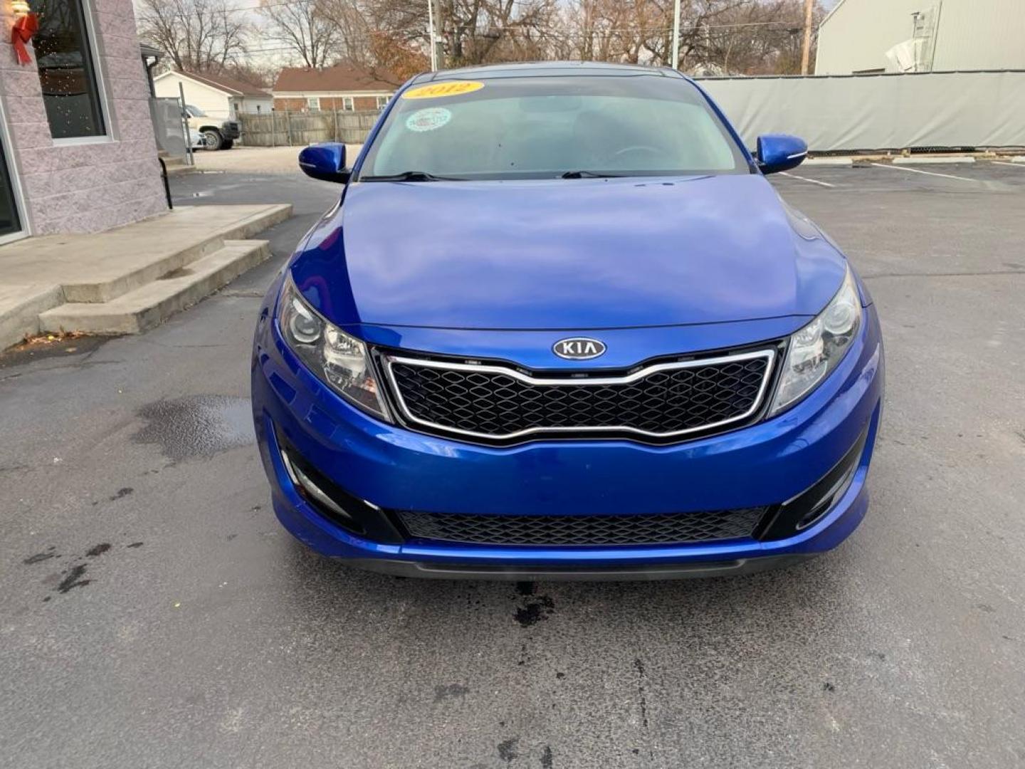 2012 BLUE KIA OPTIMA SX (5XXGR4A62CG) with an 2.0L engine, Automatic transmission, located at 3100 Covert Avenue, Evansville, IN, 47714, (812) 473-4492, 37.955418, -87.512238 - Photo#2