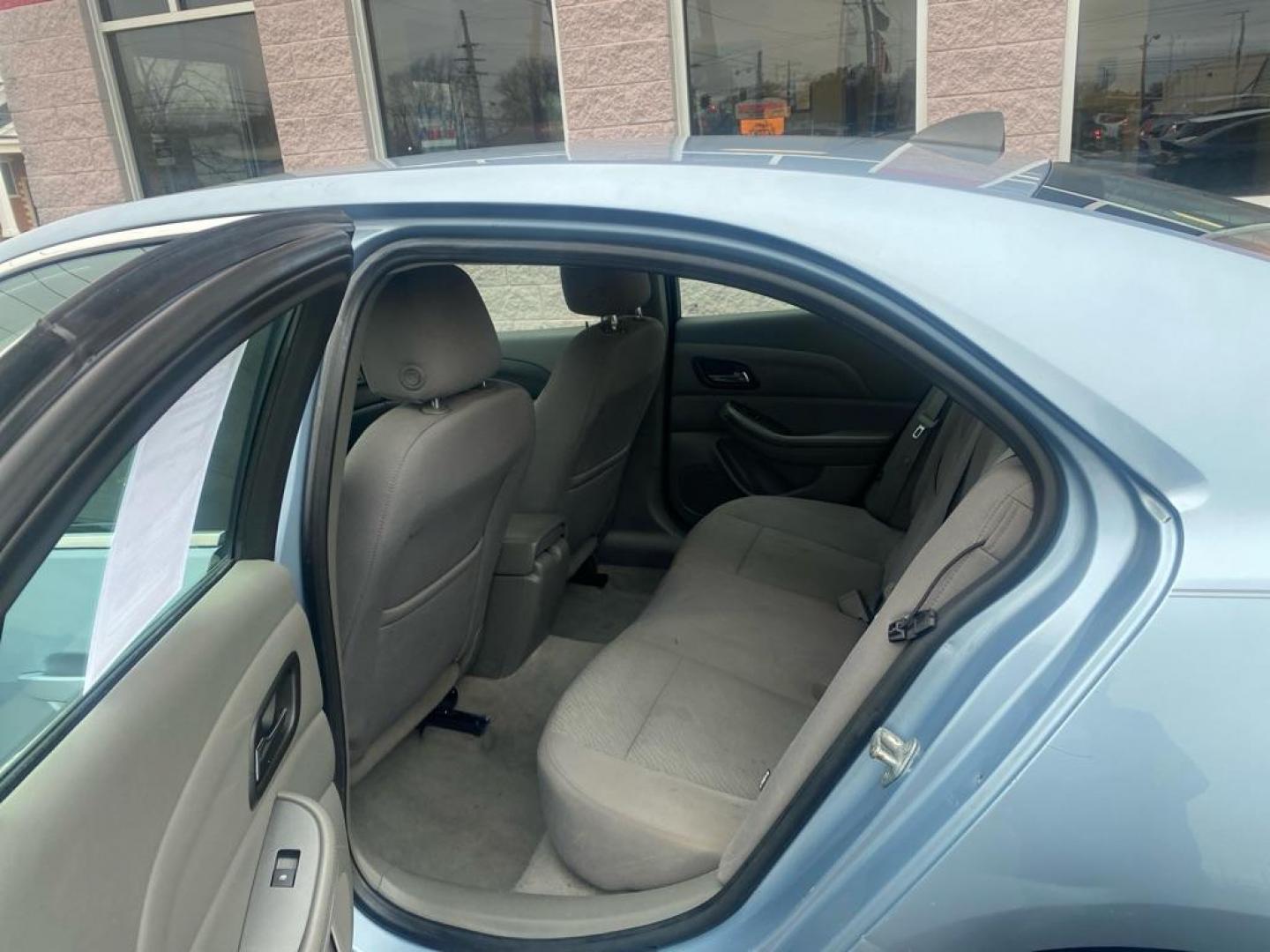 2013 BLUE CHEVROLET MALIBU LS (1G11B5SA2DU) with an 2.5L engine, Automatic transmission, located at 3100 Covert Avenue, Evansville, IN, 47714, (812) 473-4492, 37.955418, -87.512238 - Photo#5