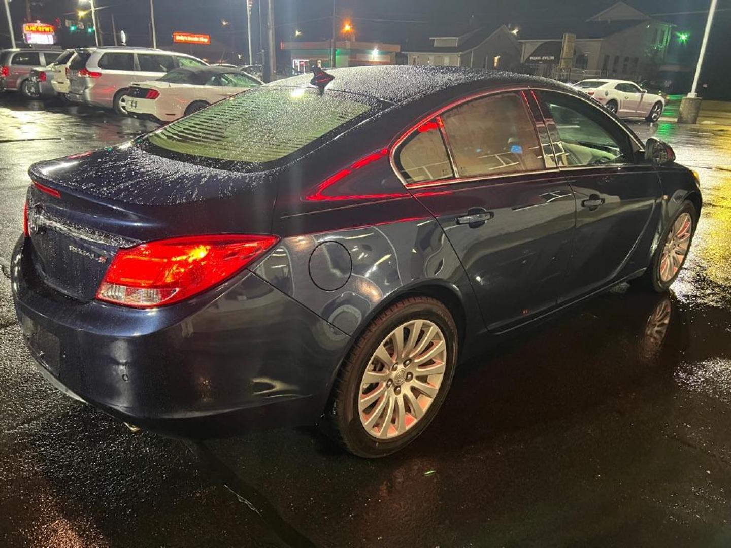 2011 BLUE BUICK REGAL CXL (W04GX5GV0B1) with an 2.0L engine, Automatic transmission, located at 3100 Covert Avenue, Evansville, IN, 47714, (812) 473-4492, 37.955418, -87.512238 - ***WOW! Only 72,xxx Miles!!*** - Photo#5