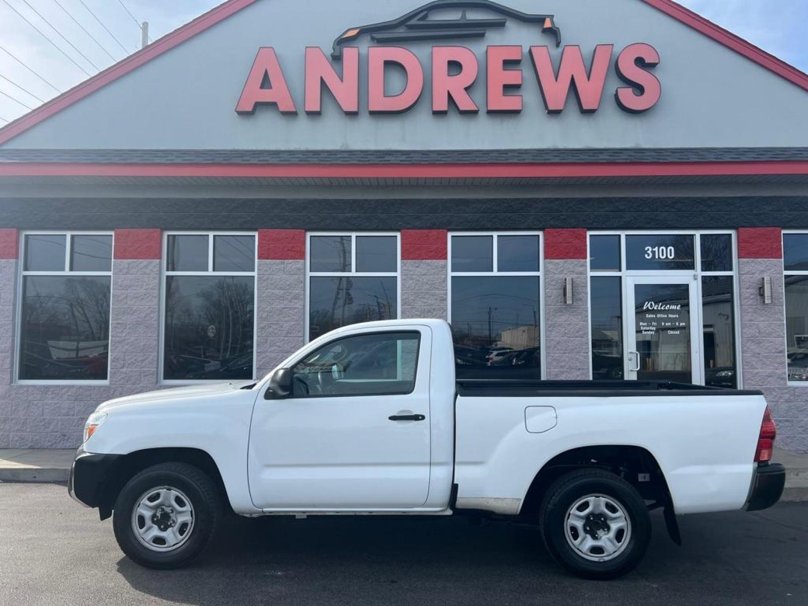 2014 WHITE TOYOTA TACOMA (5TFNX4CN6EX) with an 2.7L engine, Automatic transmission, located at 3100 Covert Avenue, Evansville, IN, 47714, (812) 473-4492, 37.955418, -87.512238 - Photo #0