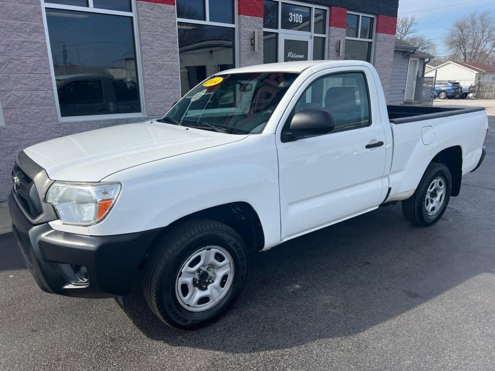 2014 WHITE TOYOTA TACOMA (5TFNX4CN6EX) with an 2.7L engine, Automatic transmission, located at 3100 Covert Avenue, Evansville, IN, 47714, (812) 473-4492, 37.955418, -87.512238 - Photo #1