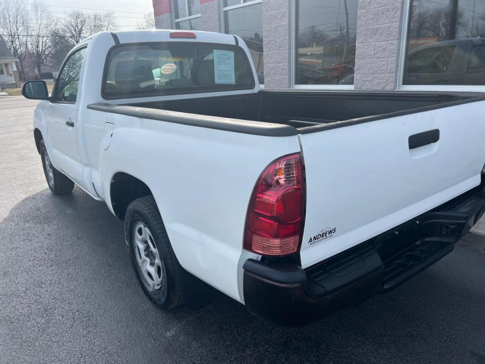 2014 WHITE TOYOTA TACOMA (5TFNX4CN6EX) with an 2.7L engine, Automatic transmission, located at 3100 Covert Avenue, Evansville, IN, 47714, (812) 473-4492, 37.955418, -87.512238 - Photo #3