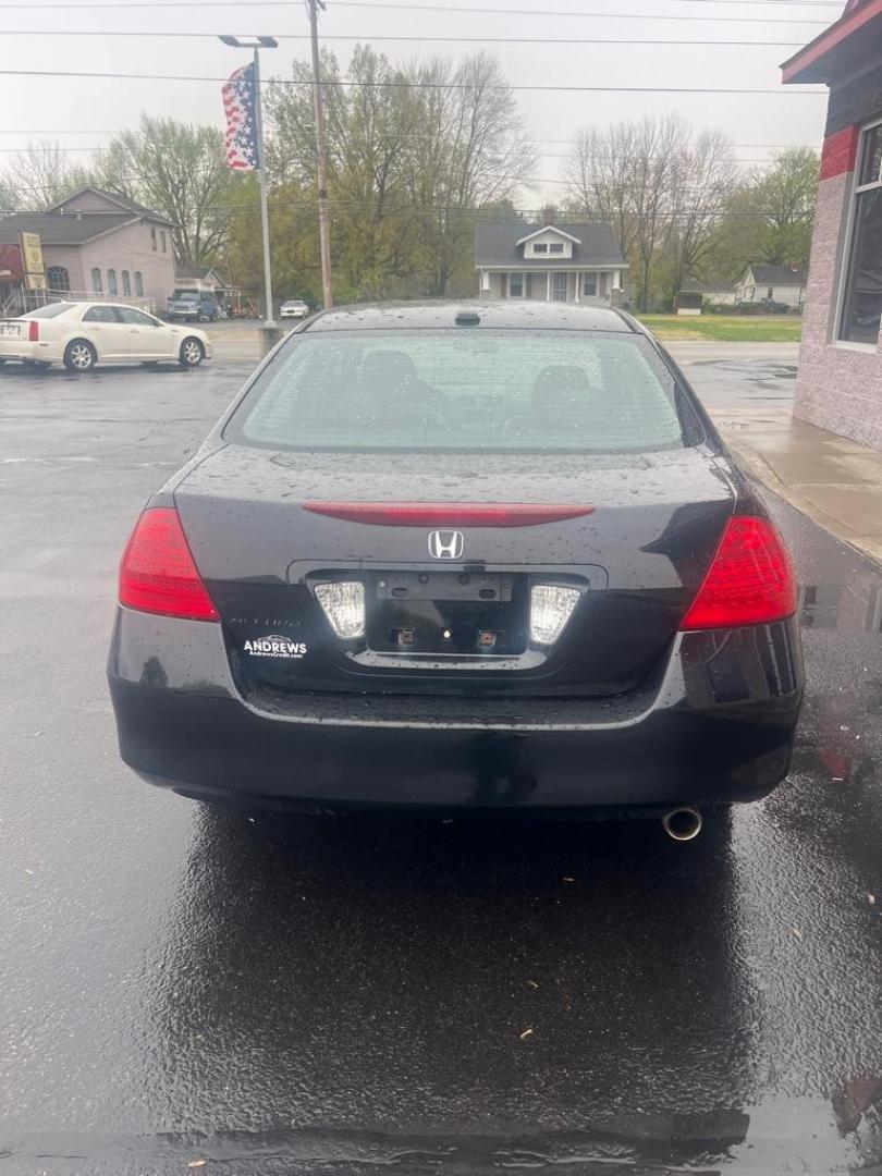 2007 BLACK HONDA ACCORD EX (1HGCM56847A) with an 2.4L engine, Automatic transmission, located at 3100 Covert Avenue, Evansville, IN, 47714, (812) 473-4492, 37.955418, -87.512238 - Photo#3