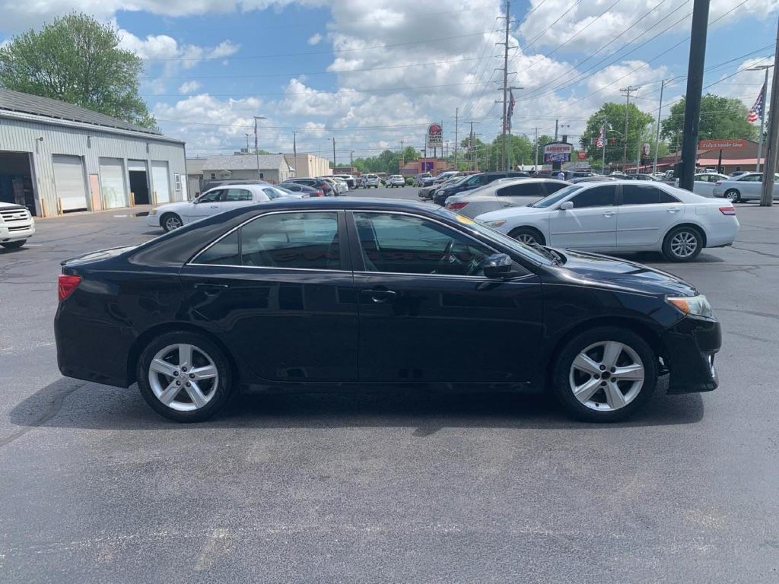 2012 BLACK TOYOTA CAMRY BASE (4T1BF1FK3CU) with an 2.5L engine, Automatic transmission, located at 3100 Covert Avenue, Evansville, IN, 47714, (812) 473-4492, 37.955418, -87.512238 - Photo #2