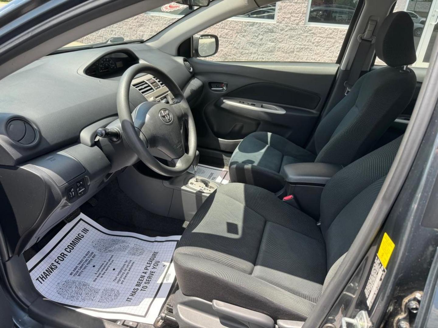 2010 GRAY TOYOTA YARIS (JTDBT4K3XA4) with an 1.5L engine, Automatic transmission, located at 3100 Covert Avenue, Evansville, IN, 47714, (812) 473-4492, 37.955418, -87.512238 - Photo#4