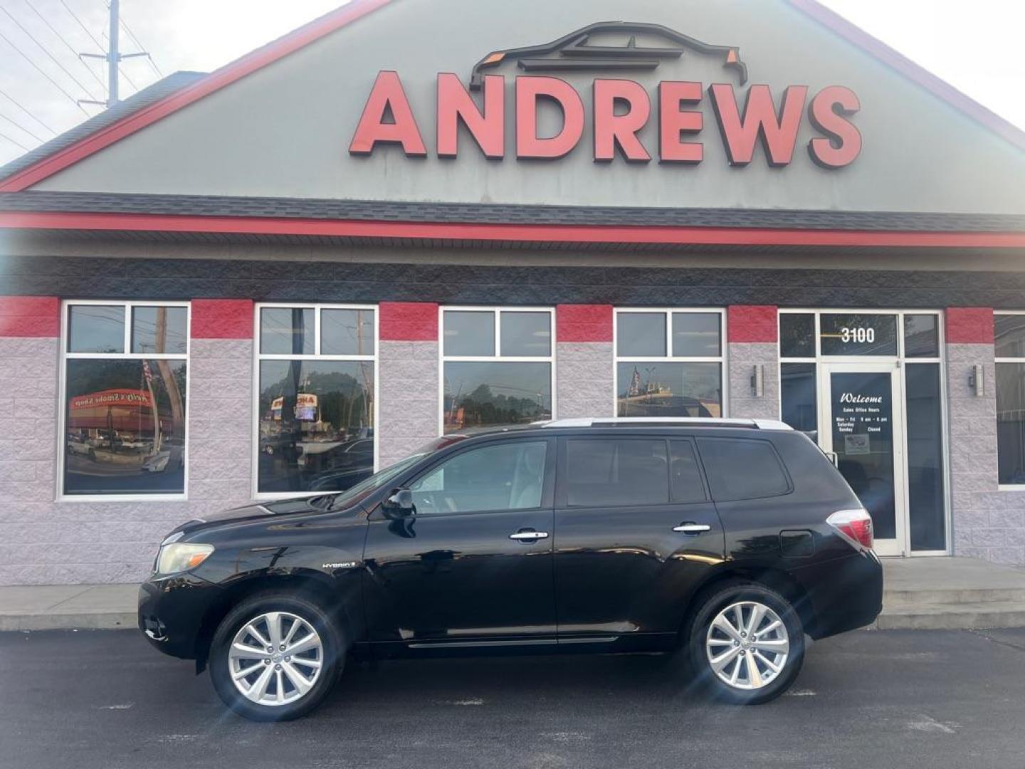 2009 BLACK TOYOTA HIGHLANDER HYBRID LIMITED (JTEEW44A892) with an 3.3L engine, Continuously Variable transmission, located at 3100 Covert Avenue, Evansville, IN, 47714, (812) 473-4492, 37.955418, -87.512238 - Photo#0
